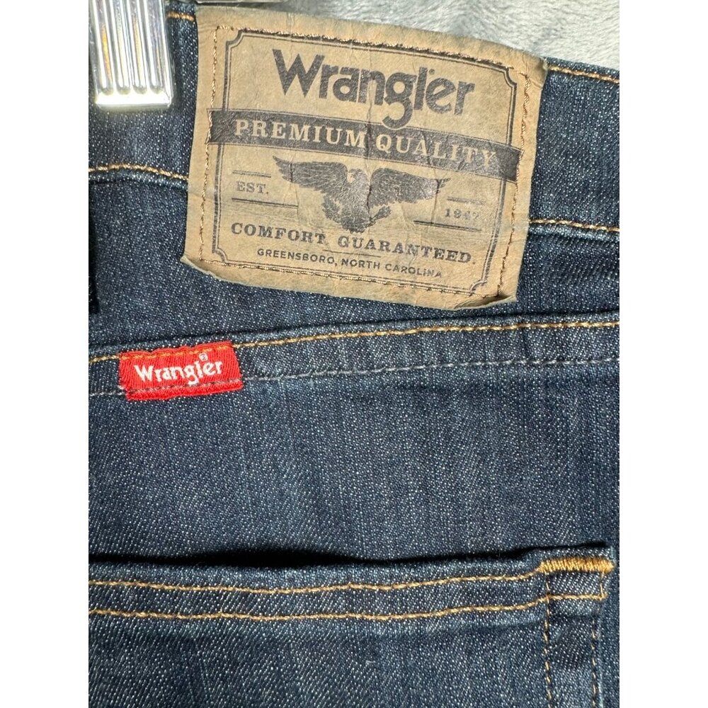 Wrangler Denim Men's Pants Relaxed Fit Jeans Adult Size Men’s 42-30 - Picture 6 of 14